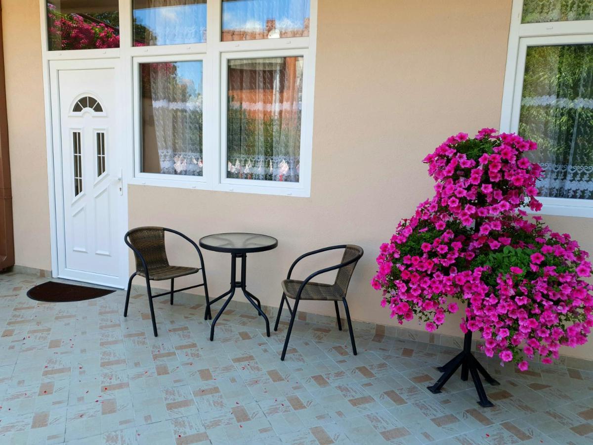 Nilena apartmani Semendria Exterior foto