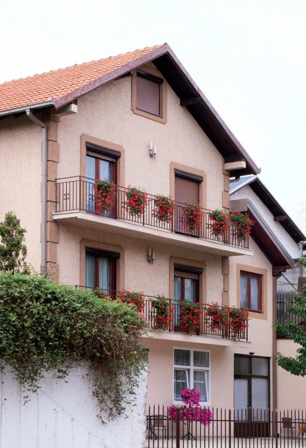 Nilena apartmani Semendria Exterior foto
